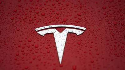 Tesla retira su nueva tecnología de conducción autónoma por "problemas" de software Tesla retira su nueva tecnología de conducción autónoma por "problemas" de software