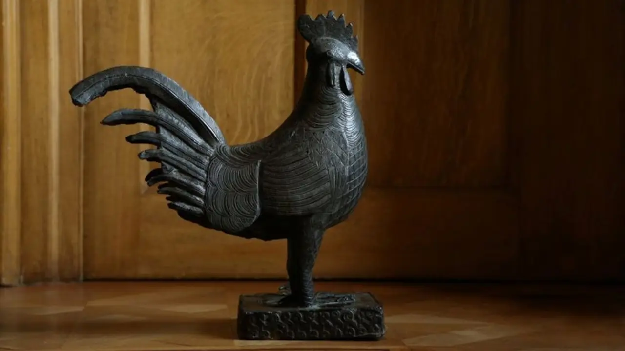 Un colegio de Cambridge y un museo de París devuelven piezas culturales africanas saqueadas