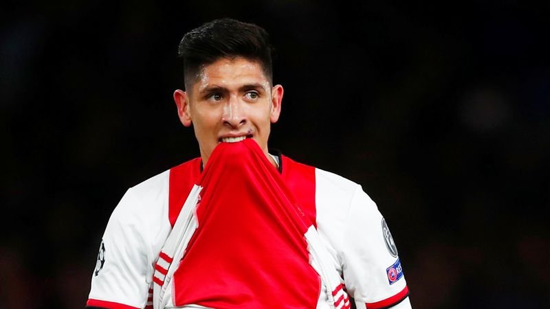 Mexicano Álvarez extiende contrato con Ajax hasta junio de 2025