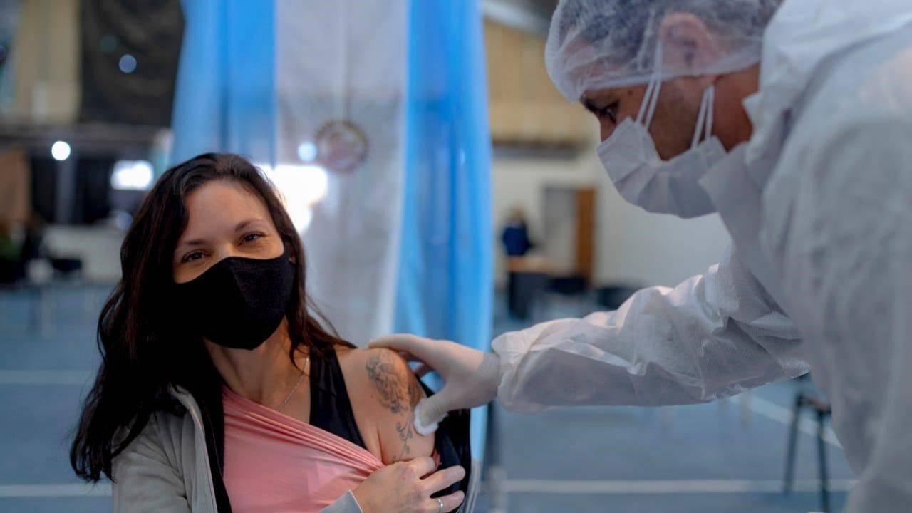 Tercera dosis en Argentina: qué provincias ya comienzan con la aplicación