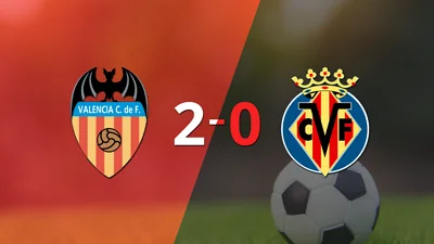 Valencia marcó dos veces en la victoria ante Villarreal en el estadio Mestalla Valencia marcó dos veces en la victoria ante Villarreal en el estadio Mestalla