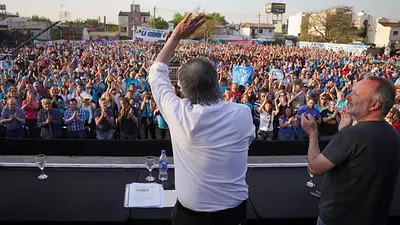 Atentado, neumáticos y Macri: diez definiciones de Máximo Kirchner en Morón Atentado, neumáticos y Macri: diez definiciones de Máximo Kirchner en Morón