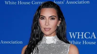 Kim Kardashian logra acuerdo por cargos sobre criptomonedas de la SEC, pagará 1,26 millones de dólares Kim Kardashian logra acuerdo por cargos sobre criptomonedas de la SEC, pagará 1,26 millones de dólares
