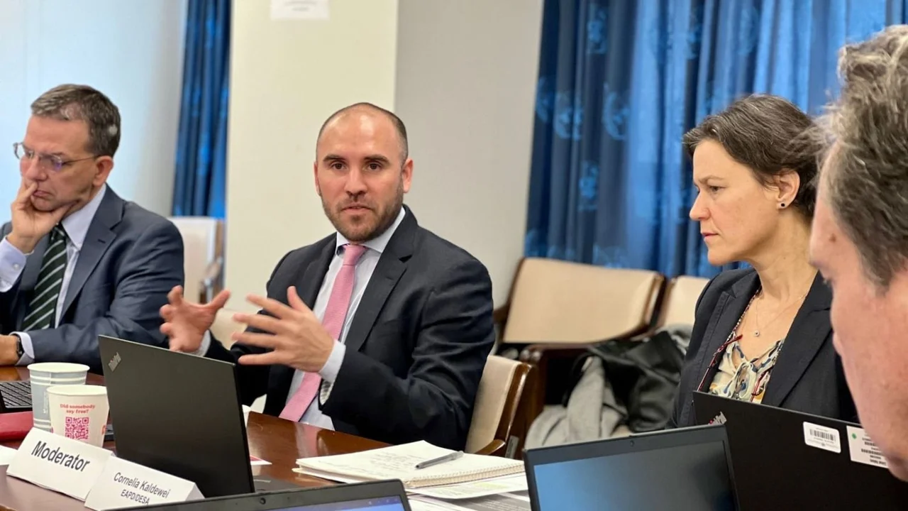 Reapareció Guzmán con críticas al FMI