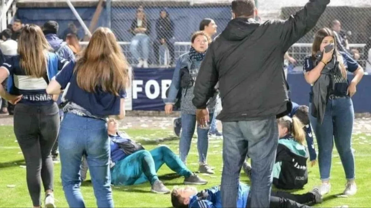violencia en cancha de gimnasia de la plata 