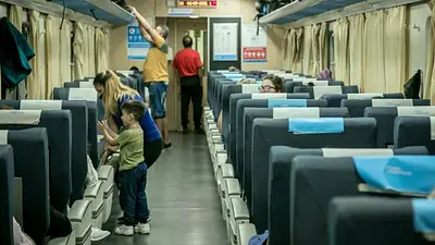 Intenso movimiento hacia destinos turísticos en aviones, trenes y micros Intenso movimiento hacia destinos turísticos en aviones, trenes y micros