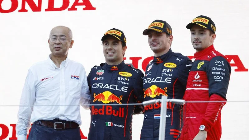 Verstappen gana su segundo campeonato de F1 en un final confuso