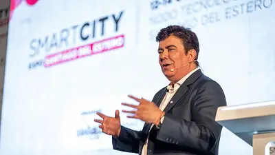 El presidente de la FAM e intendente de La Matanza, Fernando Espinoza, expone en la Expo Smart City en Santiago del Estero. El presidente de la FAM e intendente de La Matanza, Fernando Espinoza, expone en la Expo Smart City en Santiago del Estero.