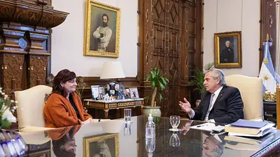 Alberto Fernández analizó con Olmos medidas a adoptar por el Ministerio de Trabajo Alberto Fernández analizó con Olmos medidas a adoptar por el Ministerio de Trabajo