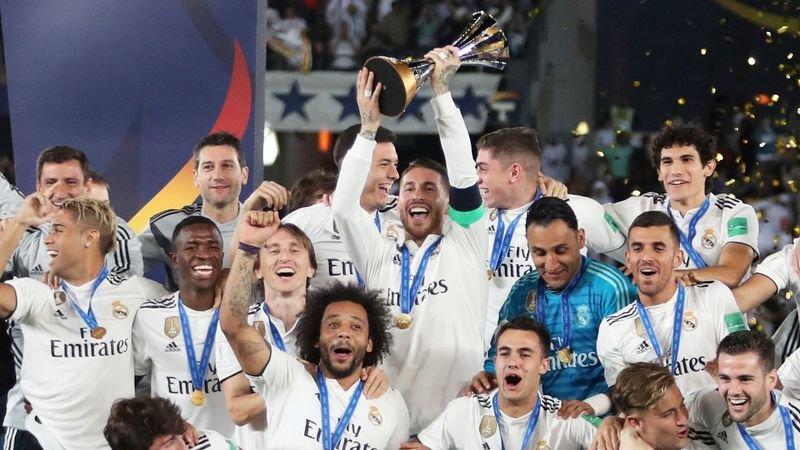 El Real Madrid renueva el acuerdo de patrocinio con Emirates hasta 2026