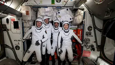 Cápsula de SpaceX abandona Estación Espacial para traer de vuelta a la Tierra a 4 astronautas Cápsula de SpaceX abandona Estación Espacial para traer de vuelta a la Tierra a 4 astronautas