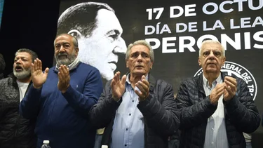 La CGT pidió sentarse en la "mesa chica" del Gobierno y cruzó a La Cámpora