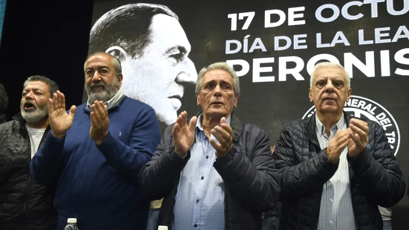 La CGT pidió sentarse en la "mesa chica" del Gobierno y cruzó a La Cámpora