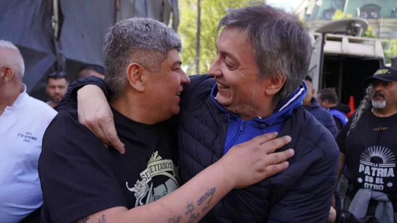 Máximo Kirchner con Pablo Moyano, en Plaza de Mayo por el 17 de octubre: "Los trabajadores esperan que dejen de traicionarlos"