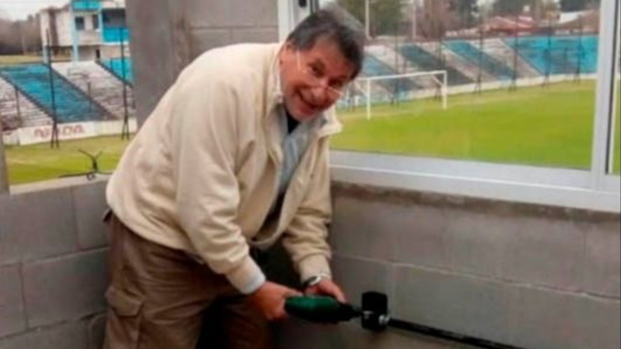 Investigan si el padre de la futbolista de Merlo fallecida mató a un dirigente