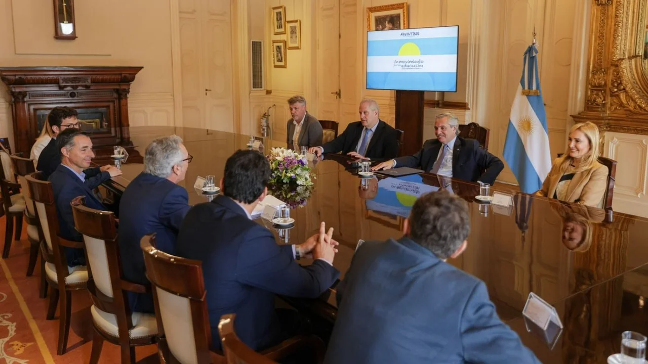 El Presidente recibió a miembros de la organización Argentinos por la Educación