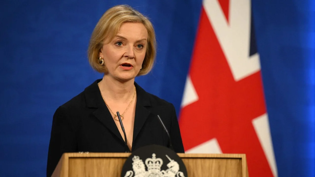 Ante la renuncia de Liz Truss, quiénes son los posibles reemplazantes 