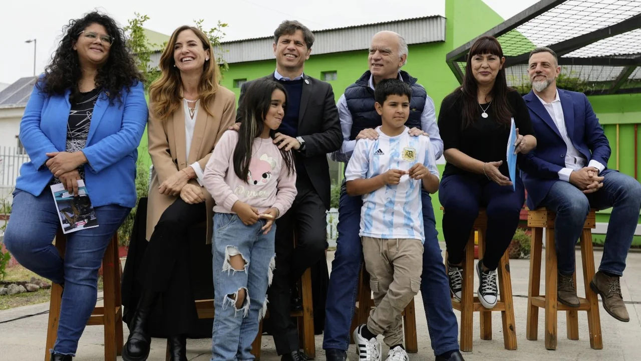 Kicillof se mostró con Grindetti en un acto por obras en Lanús