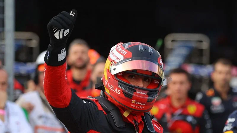 Sainz logra la "pole" en Austin, estará acompañado en primera fila por Verstappen