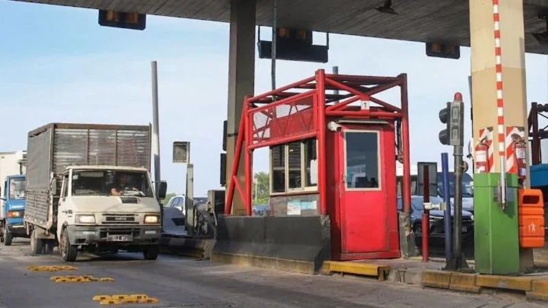 Volvieron a cobrarse los peajes a la Costa, pero continúa el conflicto con AUBASA