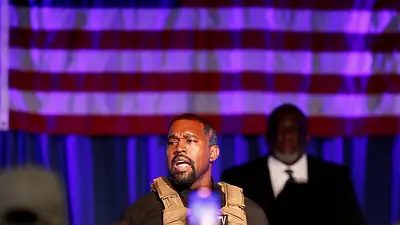 Kanye West vuelve a Twitter tras su suspensión mientras Musk toma el control de la plataforma Kanye West vuelve a Twitter tras su suspensión mientras Musk toma el control de la plataforma