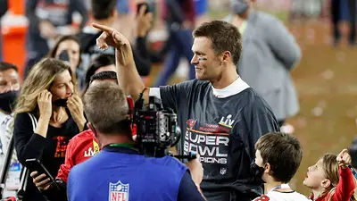 Tom Brady y Gisele Bundchen finalizan su divorcio para poner fin a 13 años de matrimonio Tom Brady y Gisele Bundchen finalizan su divorcio para poner fin a 13 años de matrimonio