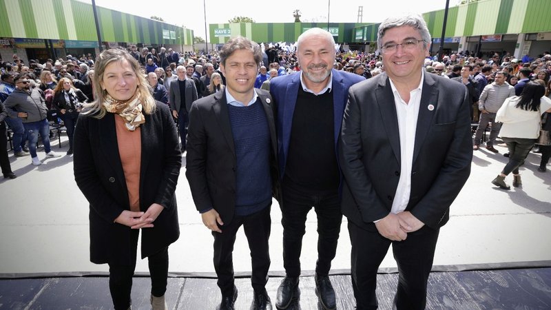 Kicillof inauguró el Mercado Municipal de Ensenada: “El Estado intermedia para sacar a los intermediarios”
