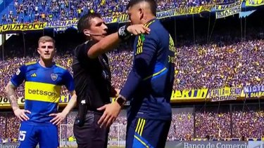 Rojo estalló de furia tras el gol de River y se puso cara a cara con Andrés Merlos