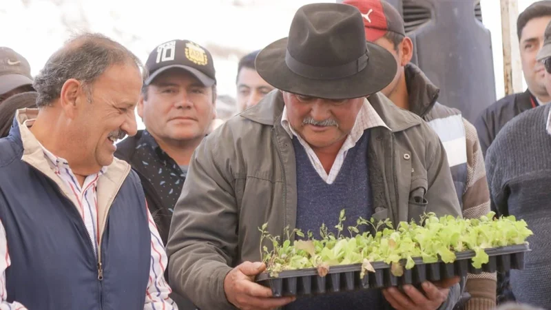 Quintela inauguró la obra de un espejo de agua de 55 millones de litros 