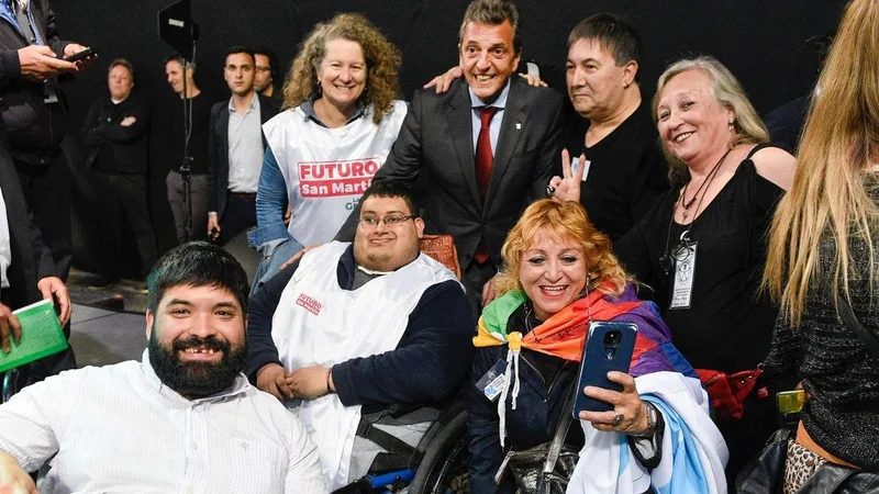 Frente a personas con discapacidad, Massa confrontó con Milei: "Ellos son la exclusión y nosotros la inclusión"
