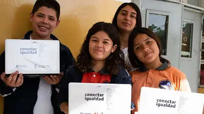 Se entregaron 92 computadoras nuevas en una escuela de La Rioja Se entregaron 92 computadoras nuevas en una escuela de La Rioja