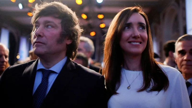 Con guiño a Massa, un sector de la UCR, organismos de DDHH y frentes opositores harán un acto contra Milei a días de las elecciones