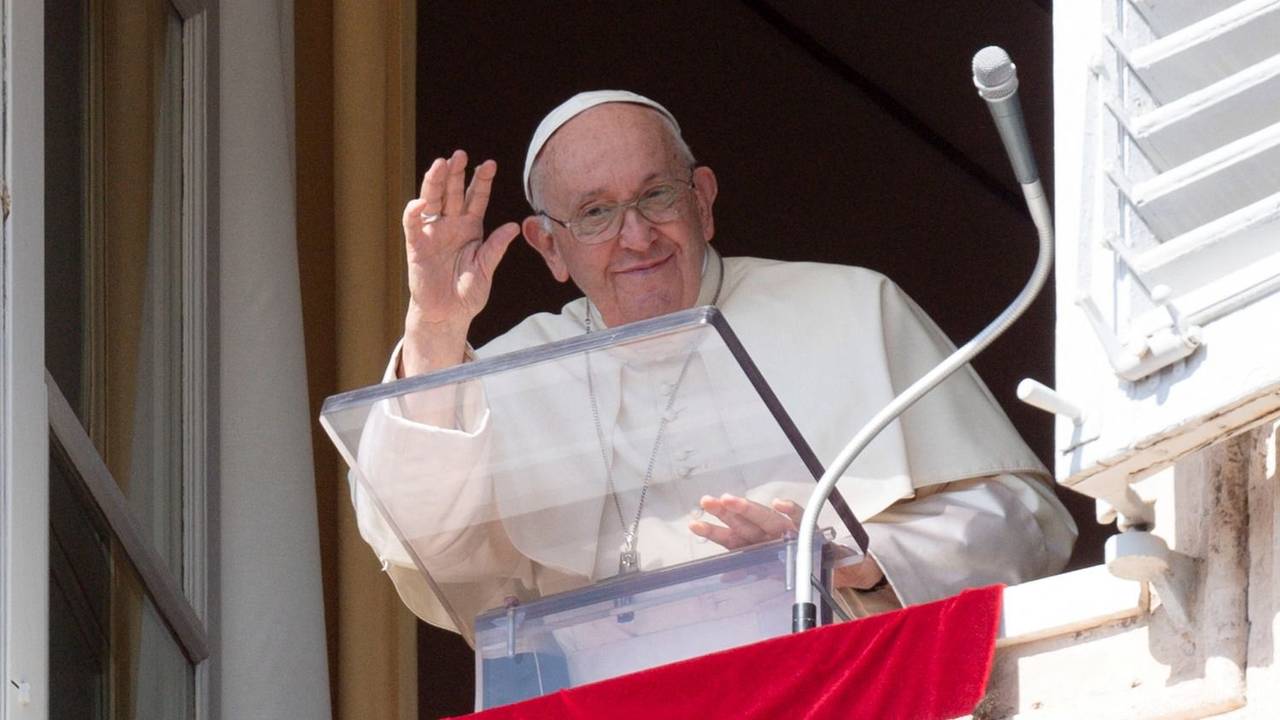 El Papa llamó a que "cesen" los ataques en Israel