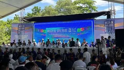 El acto entre las autoridades del Gobierno de Colombia y las disidencias de las FARC se llevó a cabo en el Santander Norte, en el noroeste del país. El acto entre las autoridades del Gobierno de Colombia y las disidencias de las FARC se llevó a cabo en el Santander Norte, en el noroeste del país.
