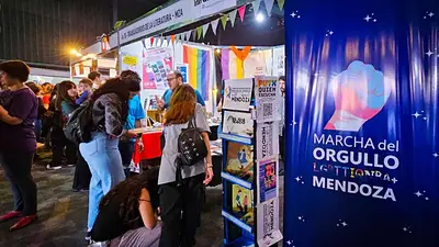 Atacan stand la comunidad LGBTIQ+ en Mendoza: “Estamos impactados con la violencia” Atacan stand la comunidad LGBTIQ+ en Mendoza: “Estamos impactados con la violencia”