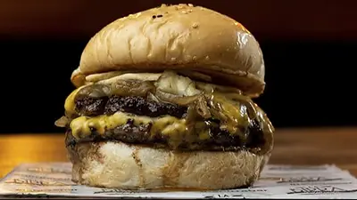 Hamburguesa clásica de La Birra Bar Hamburguesa clásica de La Birra Bar