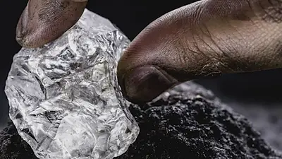 Litio en su estado de extracción Litio en su estado de extracción