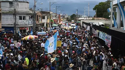 Tensión en Guatemala: el presidente dispuso levantar los bloqueos contra la Justicia Tensión en Guatemala: el presidente dispuso levantar los bloqueos contra la Justicia