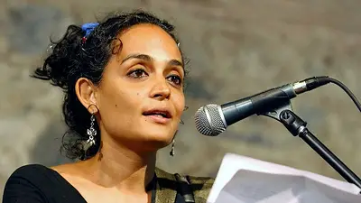 La escritora Arundhati Roy, procesada en la India por un discurso de 2010: medios locales La escritora Arundhati Roy, procesada en la India por un discurso de 2010: medios locales