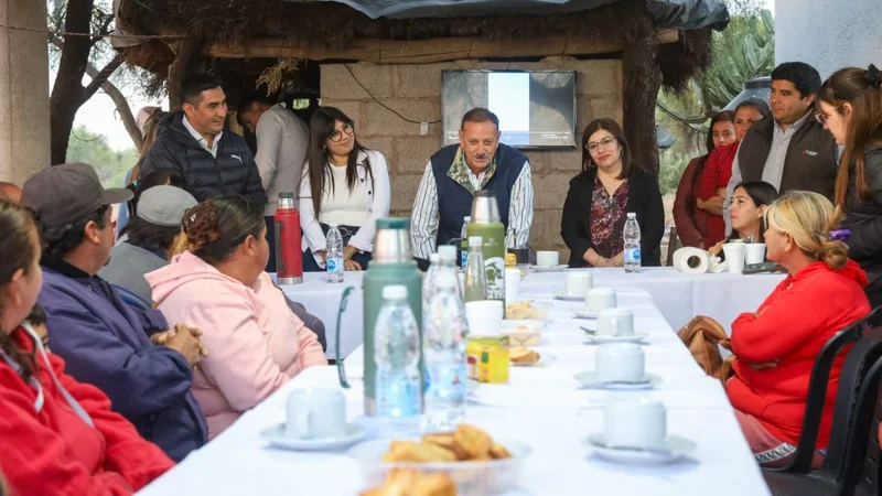 Quintela: "Estamos en un momento difícil, pero que se va a resolver en las elecciones del 22 de octubre"