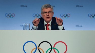 Miembros del COI piden a Bach que permanezca en el cargo más allá de 2025