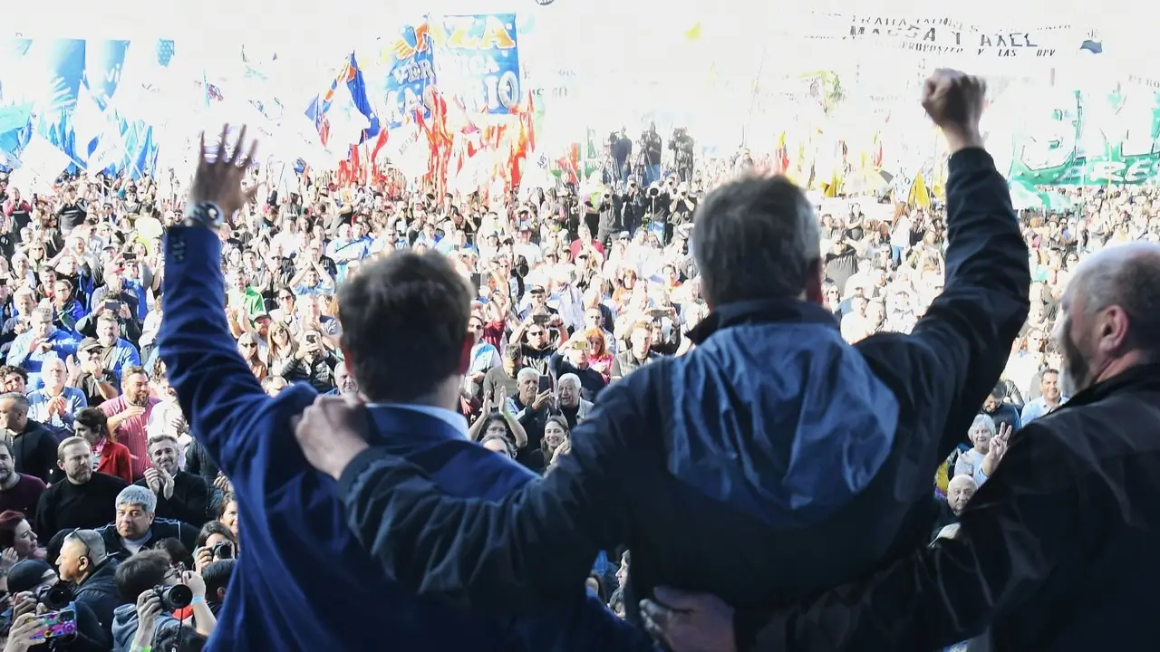 Massa cierra la campaña con Axel en Provincia con sello peronista