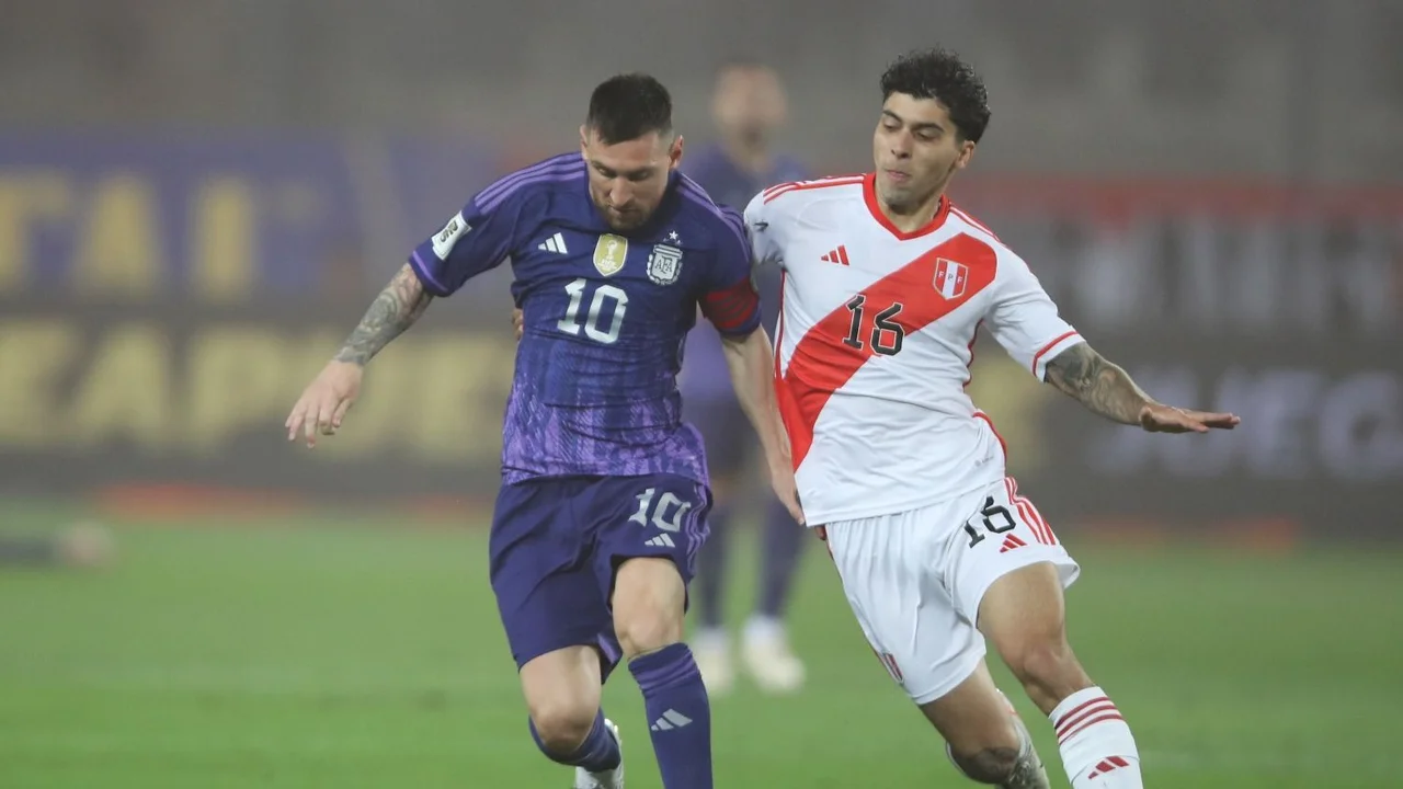 Con un Messi extraordinario, Argentina venció a Perú y sigue líder