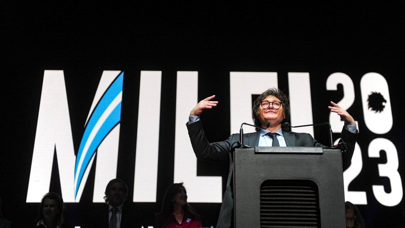 El grito peronista que se coló en el acto de Milei y sorprendió al periodista de Crónica TV