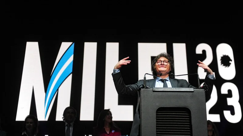 El grito peronista que se coló en el acto de Milei y sorprendió al periodista de Crónica TV