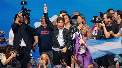 Kicillof tras el triunfo en la Provincia de Buenos Aires: "No nos venció ni la resignación ni la antipolítica" Kicillof tras el triunfo en la Provincia de Buenos Aires: "No nos venció ni la resignación ni la antipolítica"