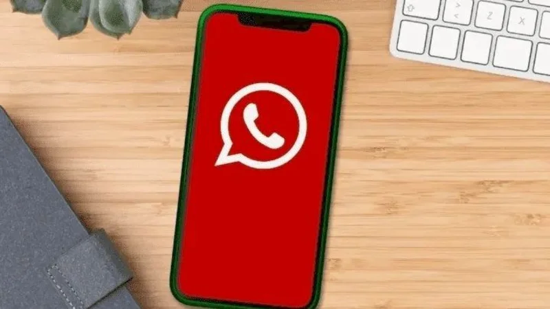 WhatsApp en "Modo Rojo": de qué trata la nueva versión que es furor.