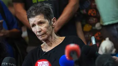 Habló una de las rehenes israelíes liberadas por Hamas: golpes en el secuestro y "buen trato" en Gaza Habló una de las rehenes israelíes liberadas por Hamas: golpes en el secuestro y "buen trato" en Gaza