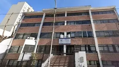 Los dueños de un colegio bilingüe lo cerraron y dejaron sin educación a cientos de alumnos Los dueños de un colegio bilingüe lo cerraron y dejaron sin educación a cientos de alumnos