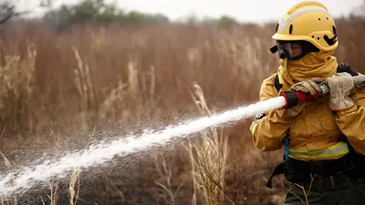 El Gobierno le dio subsidios a los bomberos: es menos del 1% de la deuda que tomó Caputo en un día El Gobierno le dio subsidios a los bomberos: es menos del 1% de la deuda que tomó Caputo en un día